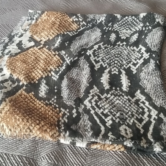 New scarf! - Picture 2 of 2